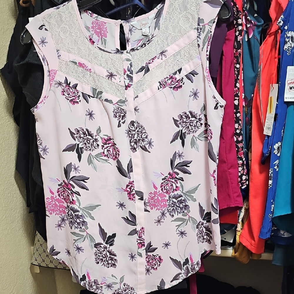 Candie's White and Pink Sleeveless Blouse with Bib Collar